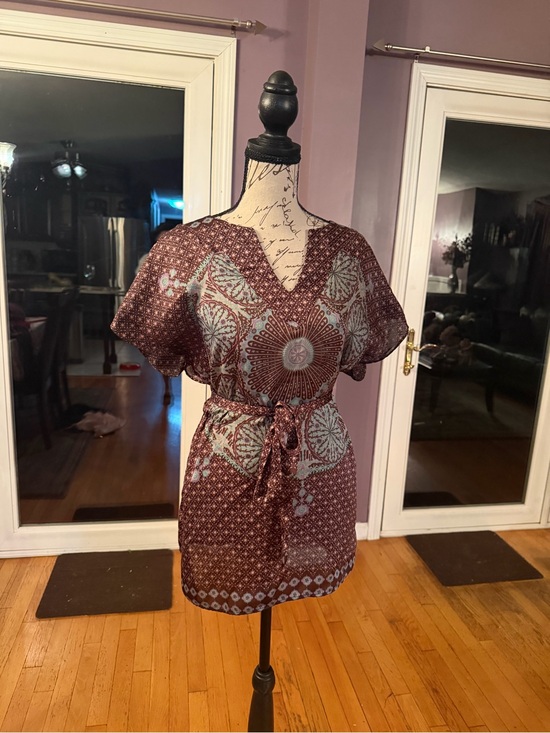 Forever 21 Tops - Vintage Y2K forever 21 Boho Maroon and Dusty Blue Medallion Print with Belt